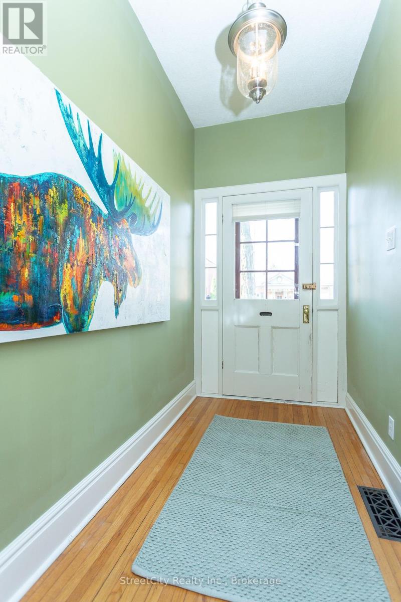 58 Norman Street, Stratford, Ontario  N5A 5R7 - Photo 7 - X12302721