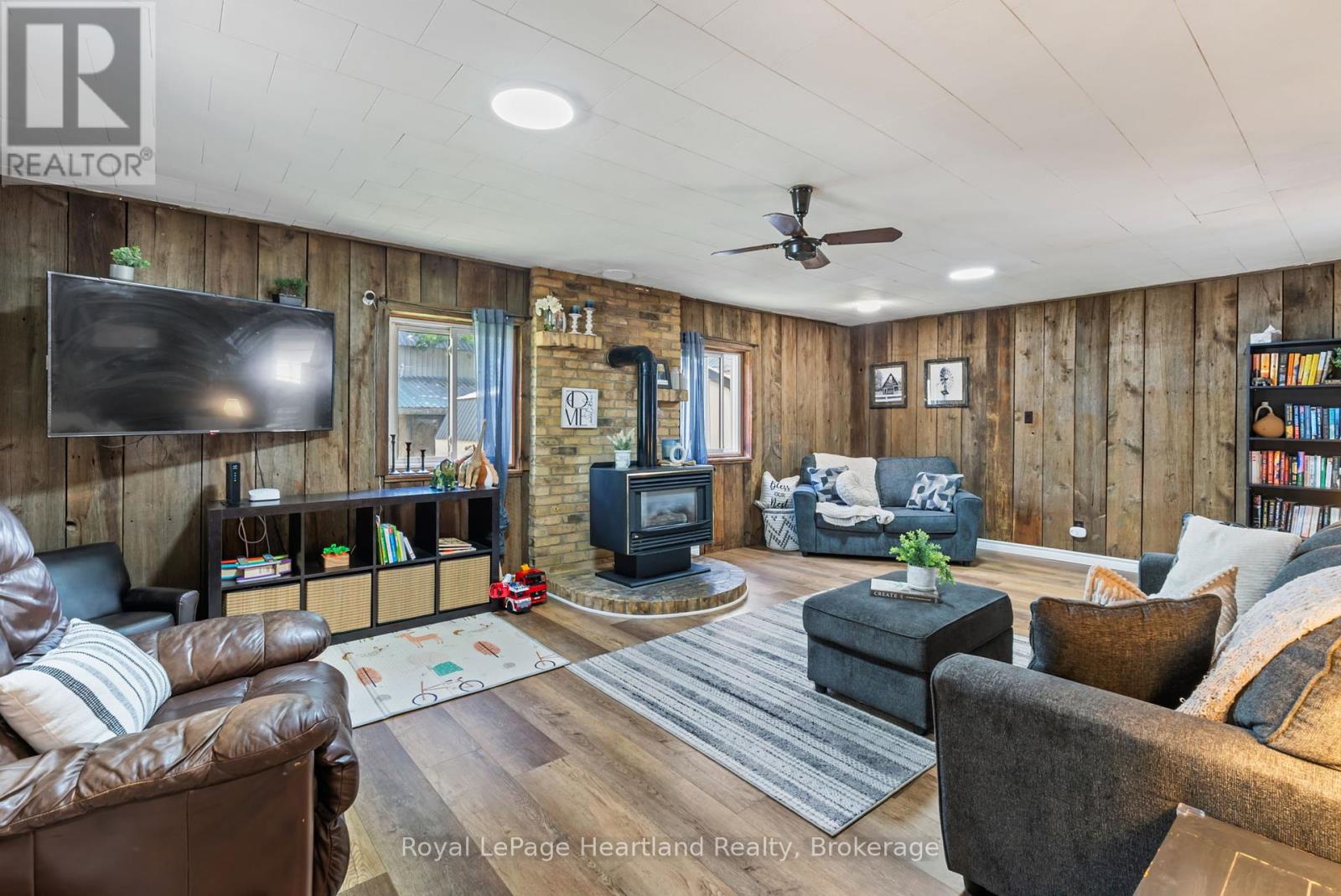 75 Margaret Street, Minto, Ontario  N0G 1Z0 - Photo 18 - X12304084