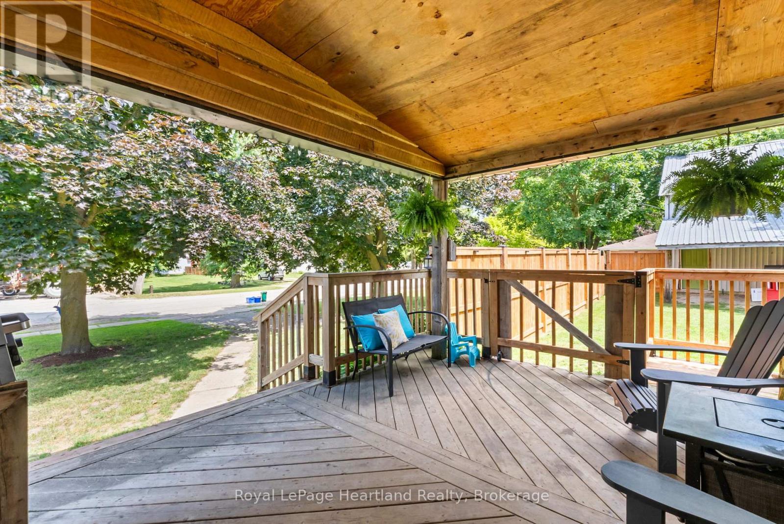75 Margaret Street, Minto, Ontario  N0G 1Z0 - Photo 9 - X12304084