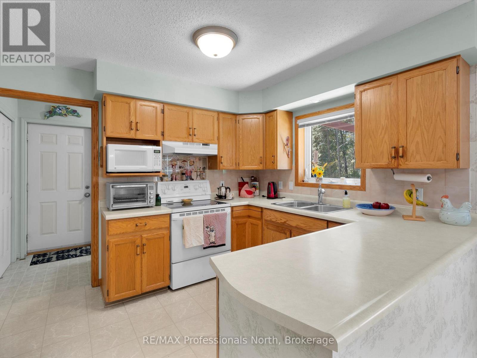 113 Glendale Road, Bracebridge, Ontario  P1L 1A7 - Photo 21 - X12304264