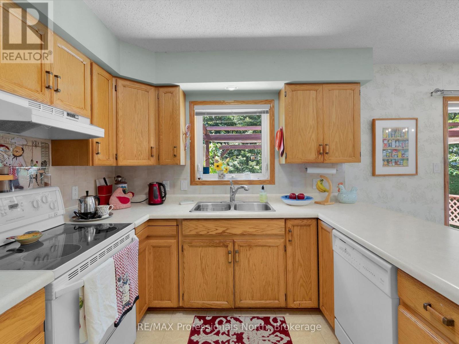113 Glendale Road, Bracebridge, Ontario  P1L 1A7 - Photo 22 - X12304264