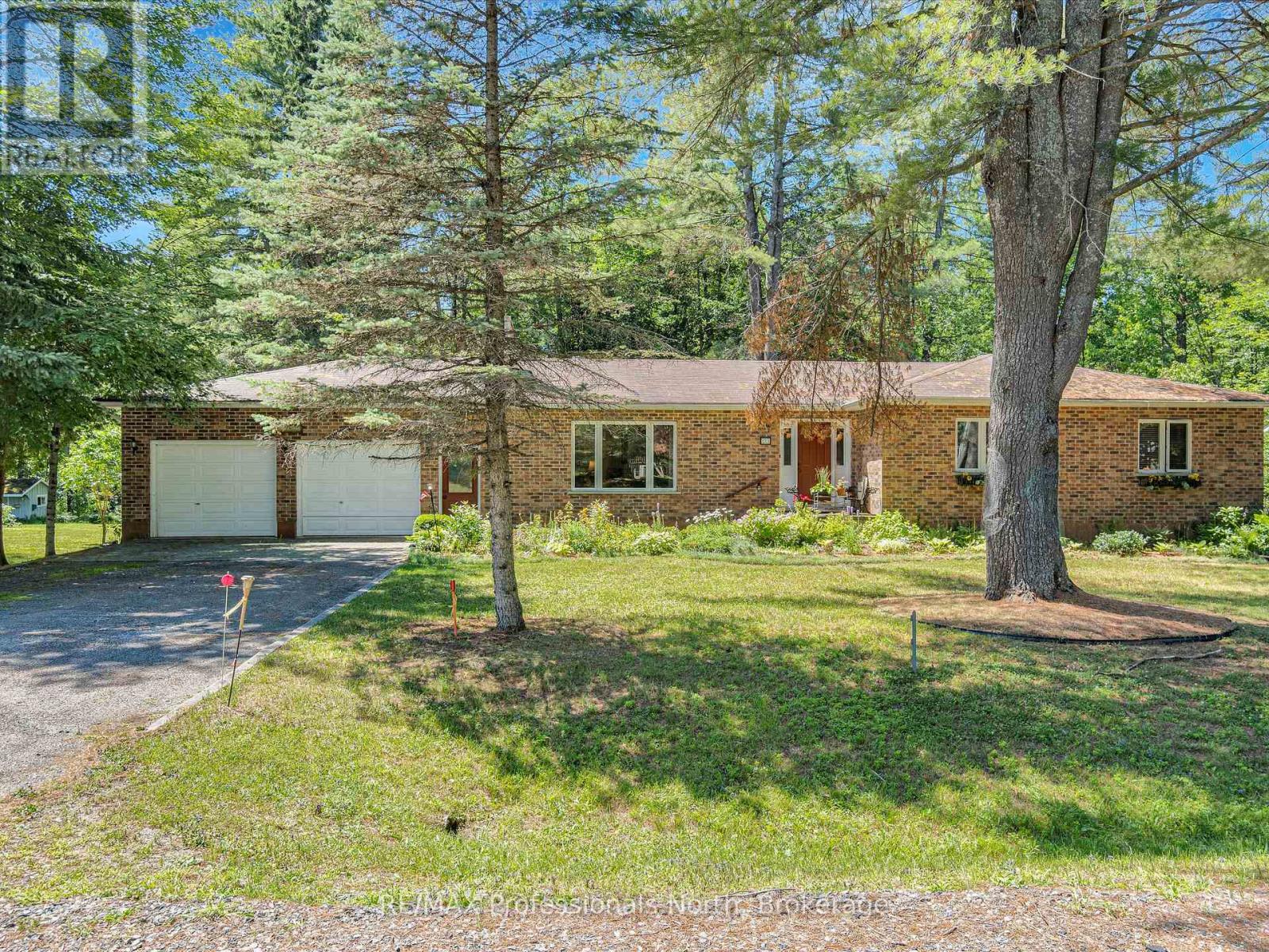 113 Glendale Road, Bracebridge, Ontario  P1L 1A7 - Photo 5 - X12304264