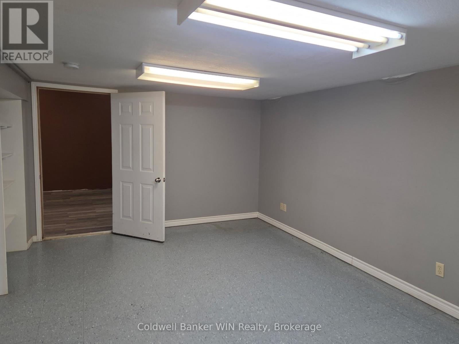 125 Fergus Street S, Wellington North, Ontario  N0G 2L2 - Photo 13 - X12304458