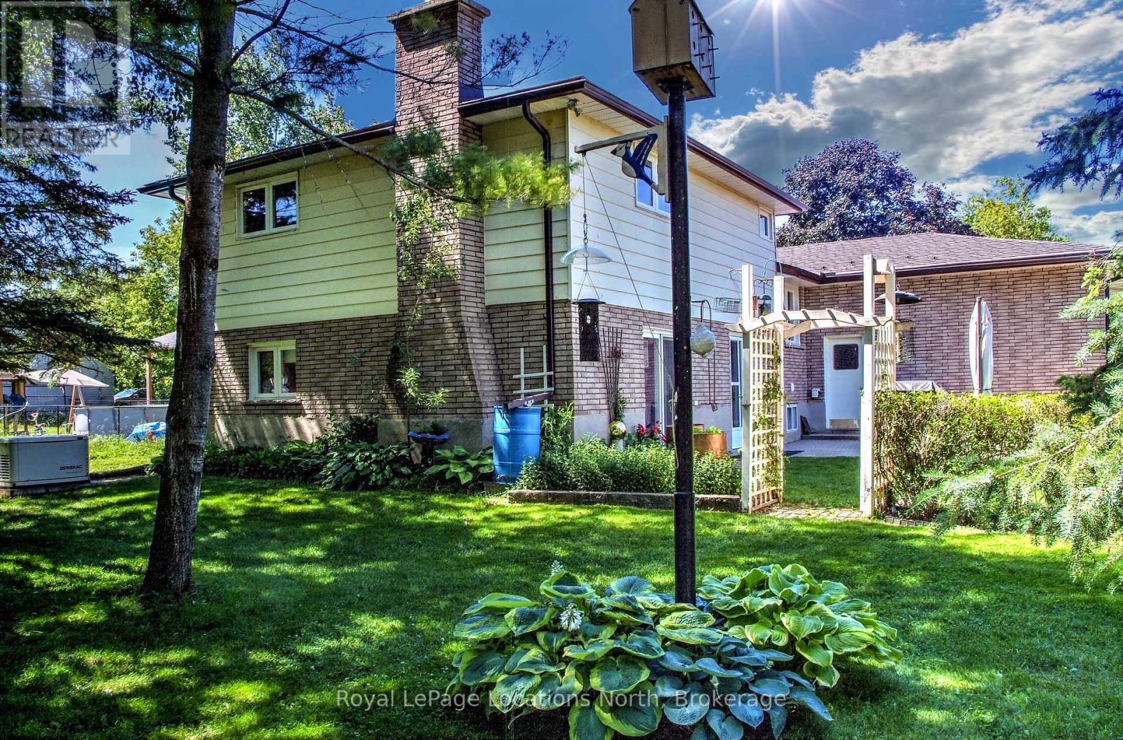 221 John Street E, Clearview, Ontario  L0M 1S0 - Photo 10 - S12304584