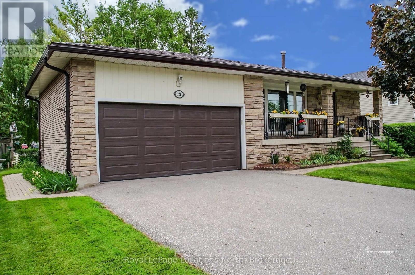 221 John Street E, Clearview, Ontario  L0M 1S0 - Photo 31 - S12304584