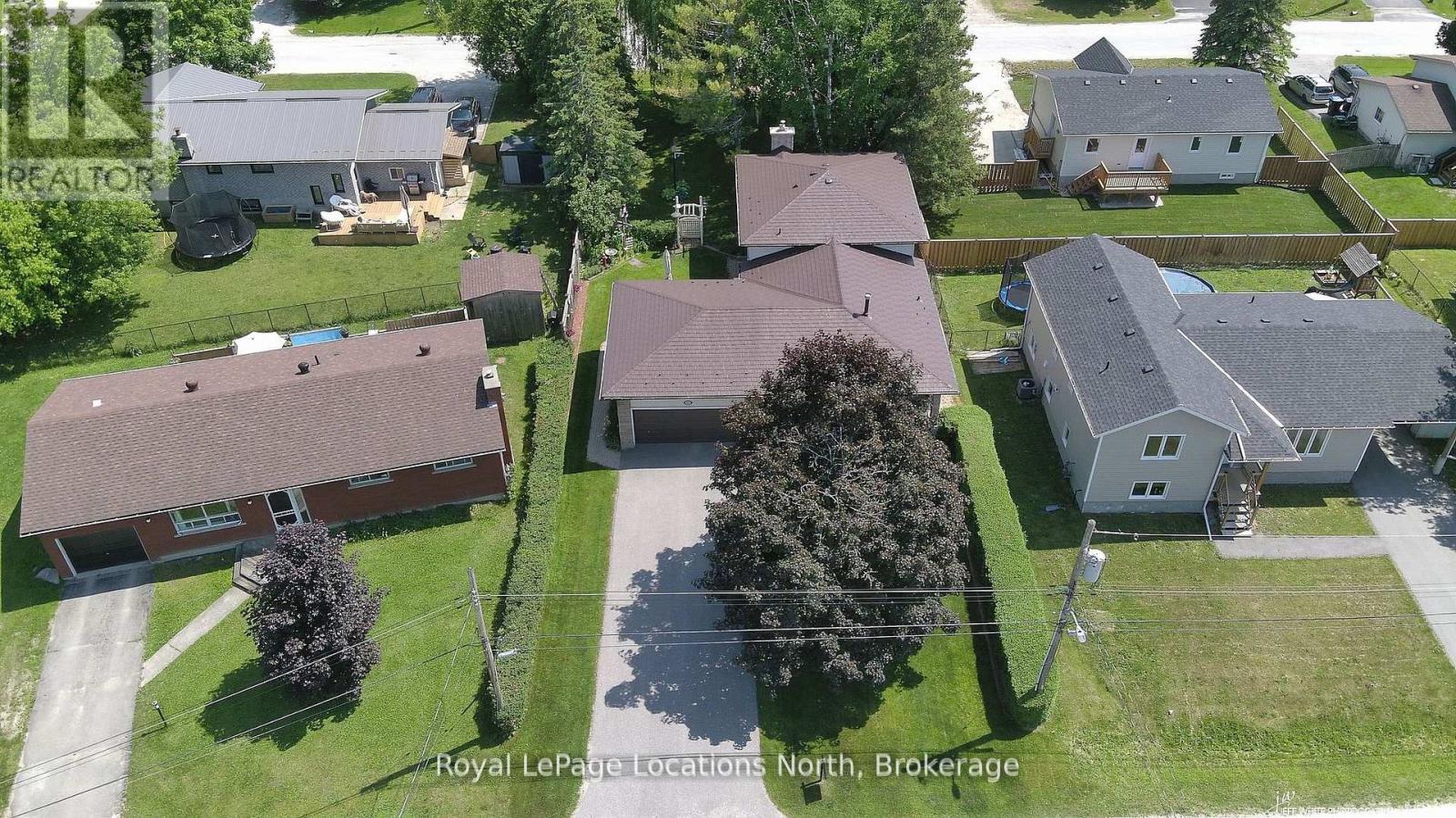 221 John Street E, Clearview, Ontario  L0M 1S0 - Photo 4 - S12304584