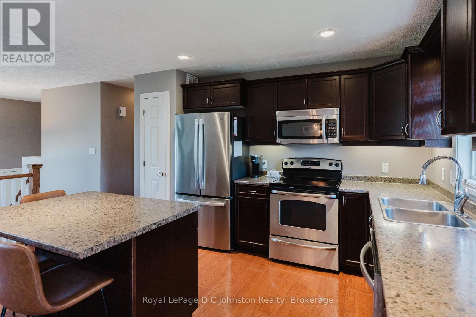497 Buckby Lane, Saugeen Shores, Ontario  N0H 2C1 - Photo 15 - X12305517