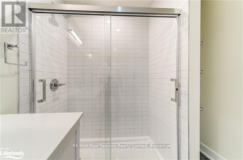 401 - 121 Mary Street, Clearview, Ontario  L0M 1G0 - Photo 37 - S12305550