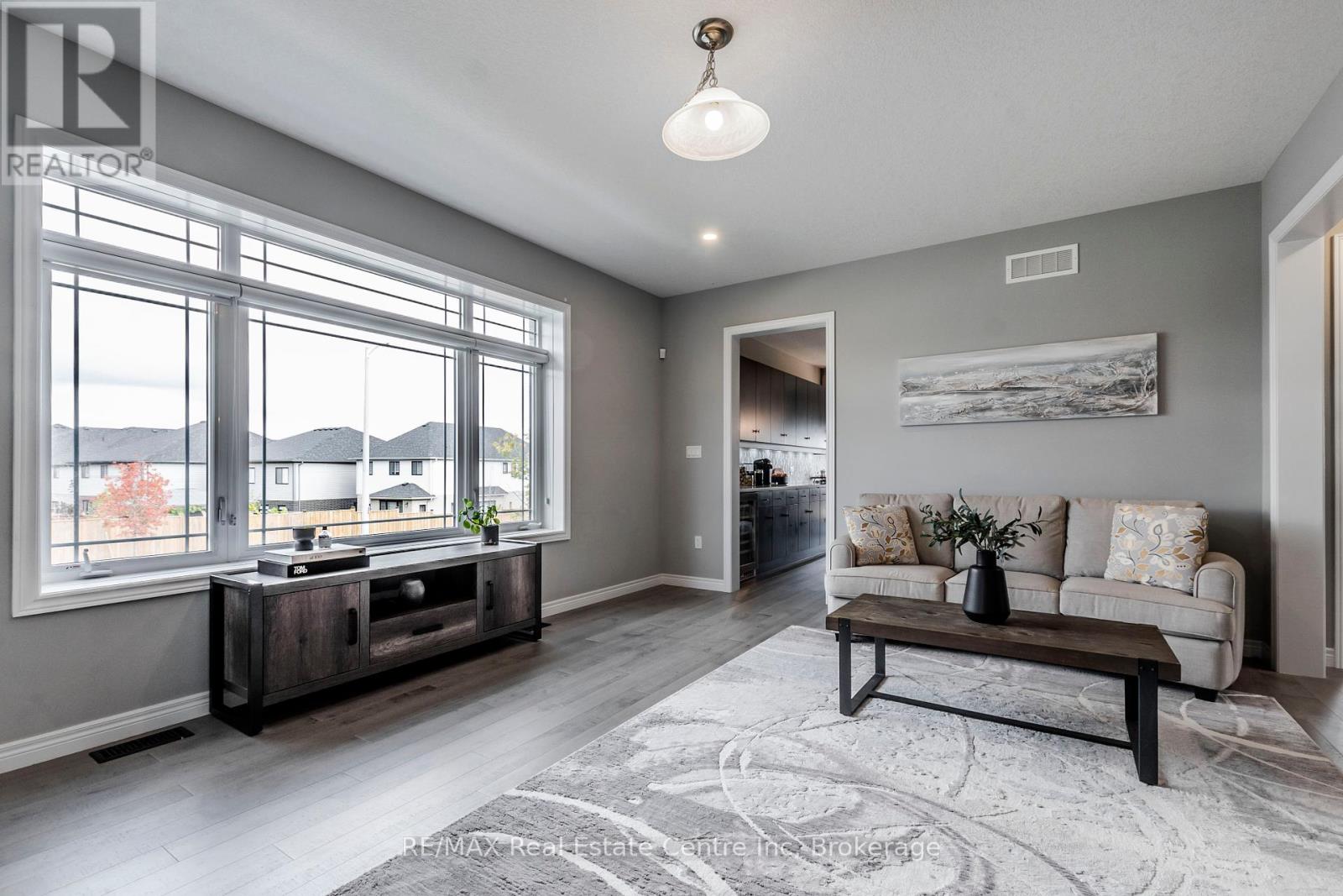 49 Keating Street, Guelph, Ontario  N1E 0S2 - Photo 7 - X12305561