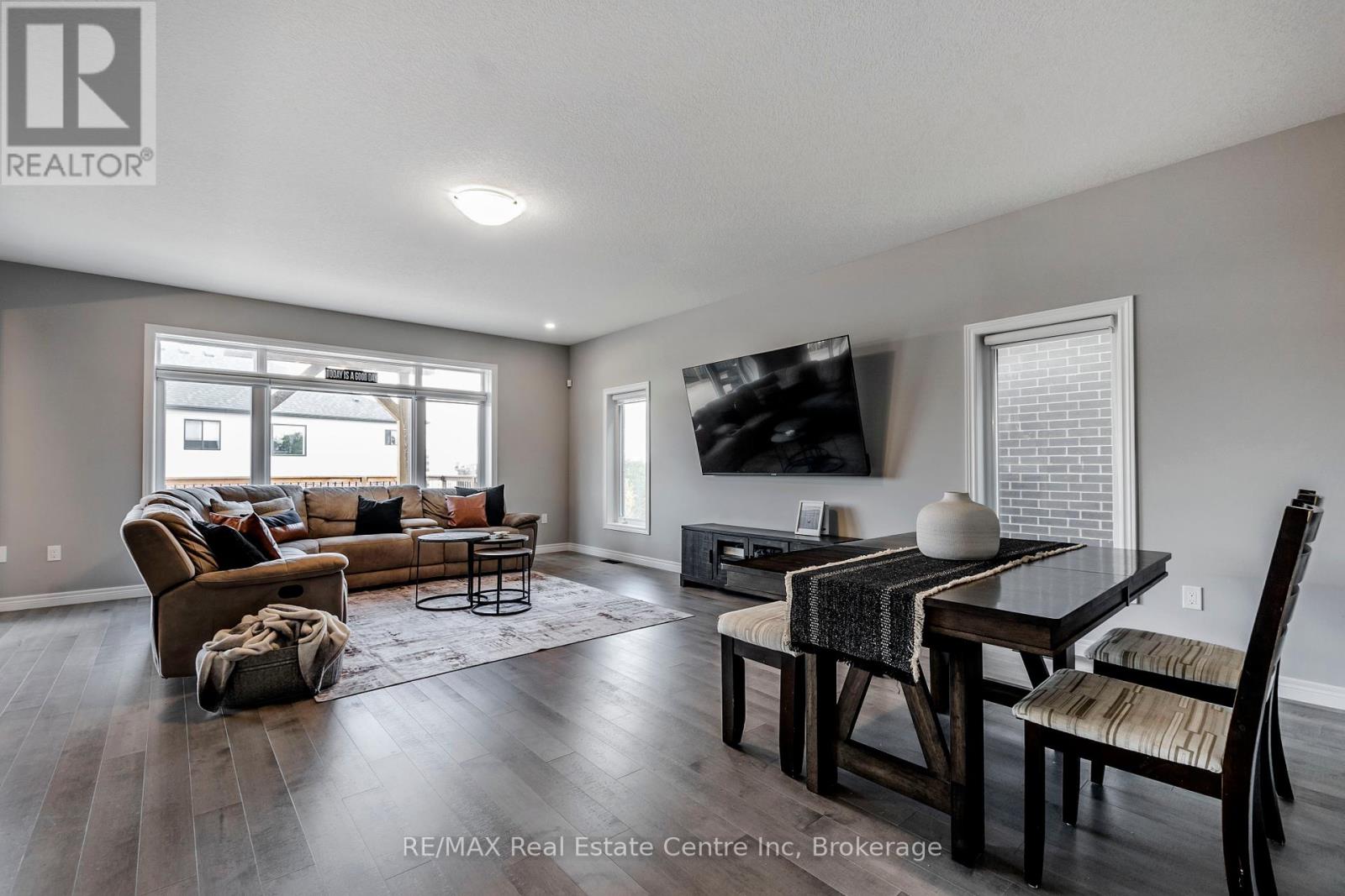 49 Keating Street, Guelph, Ontario  N1E 0S2 - Photo 8 - X12305561