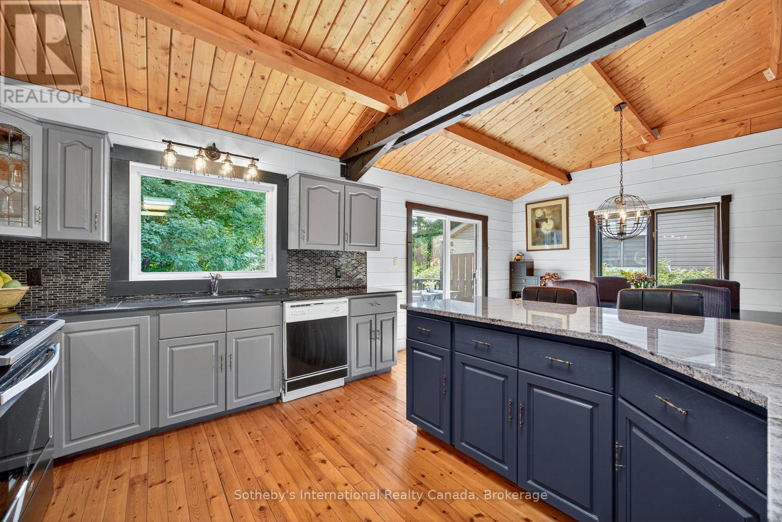 62 Pollard Drive, Meaford, Ontario  N4L 1A7 - Photo 13 - X12305894