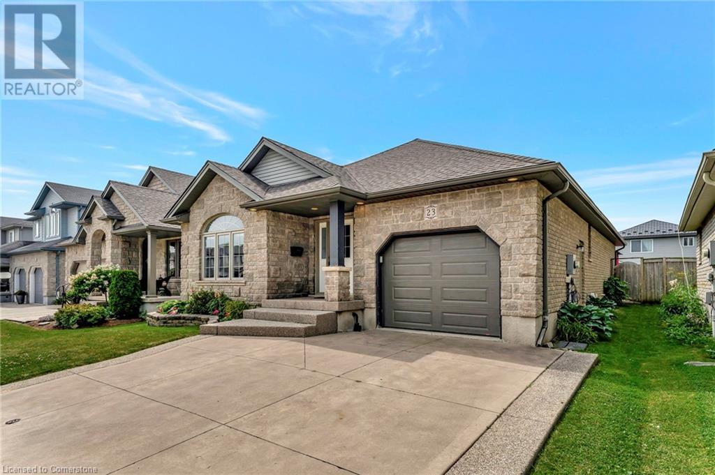 23 Oakcliffe Street, Elmira, Ontario  N3B 3P4 - Photo 2 - 40749675