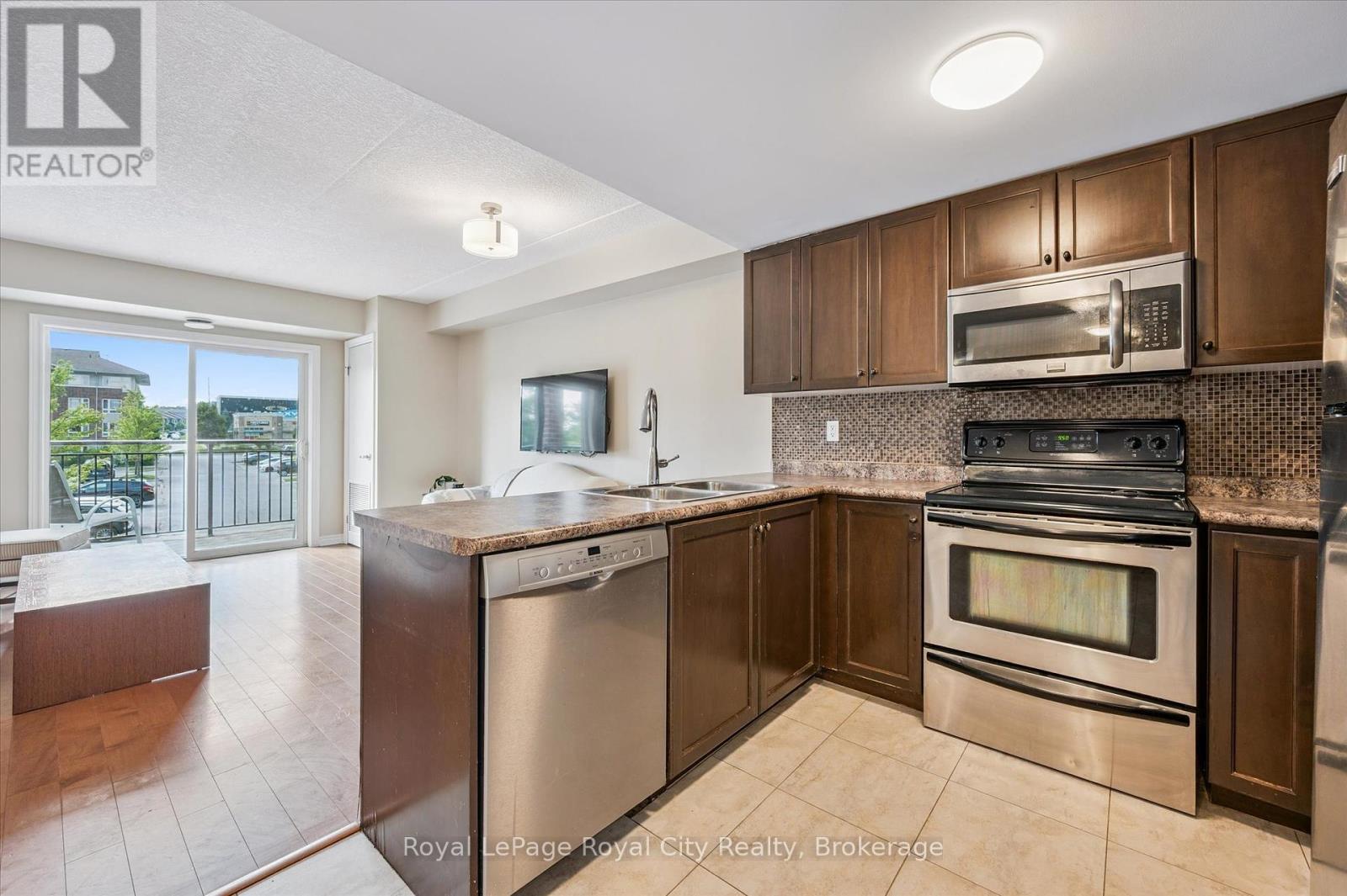 212 - 37 Goodwin Drive, Guelph, Ontario  N1L 0E6 - Photo 4 - X12306946