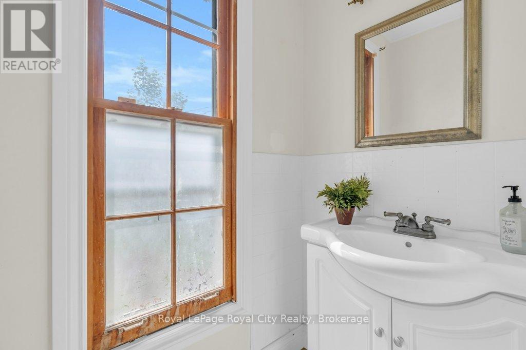 159 York Road, Guelph, Ontario  N1E 3G1 - Photo 22 - X12307117