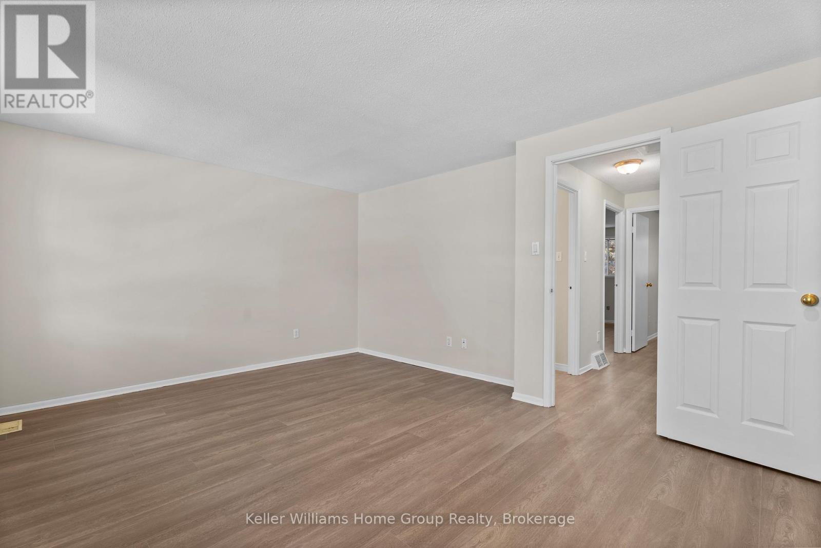 531 Strasburg Road, Kitchener, Ontario  N2E 1P1 - Photo 17 - X12307126