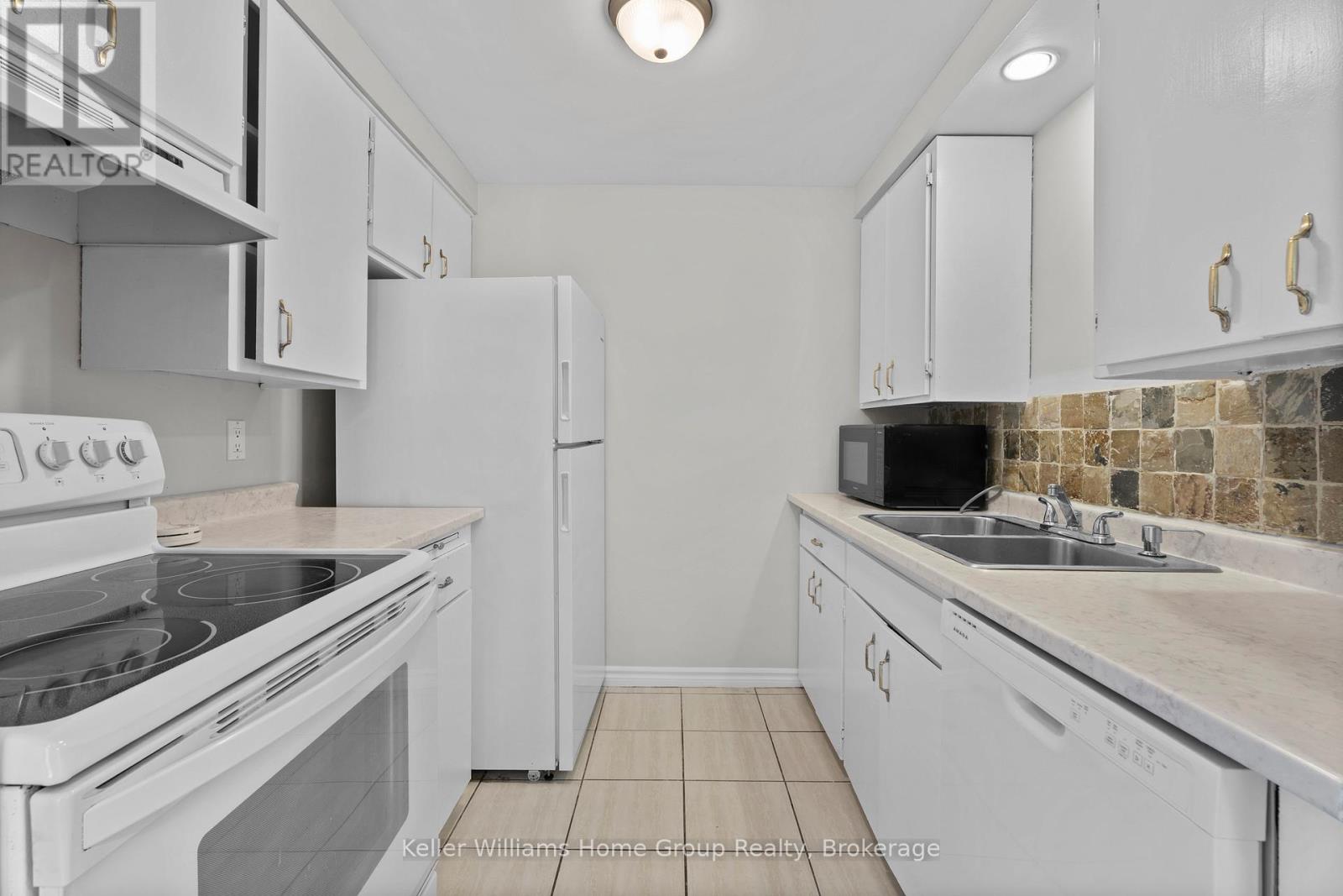 531 Strasburg Road, Kitchener, Ontario  N2E 1P1 - Photo 8 - X12307126
