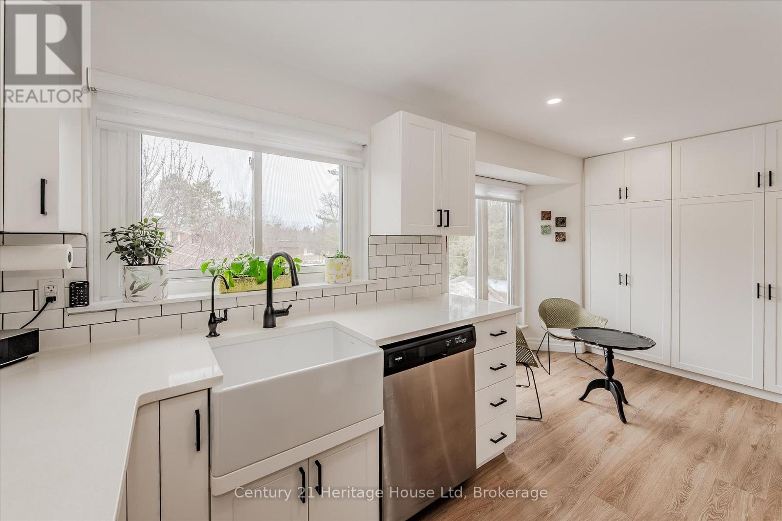 10 - 2 Worton Avenue, Guelph, Ontario  N1H 7C5 - Photo 14 - X12307150
