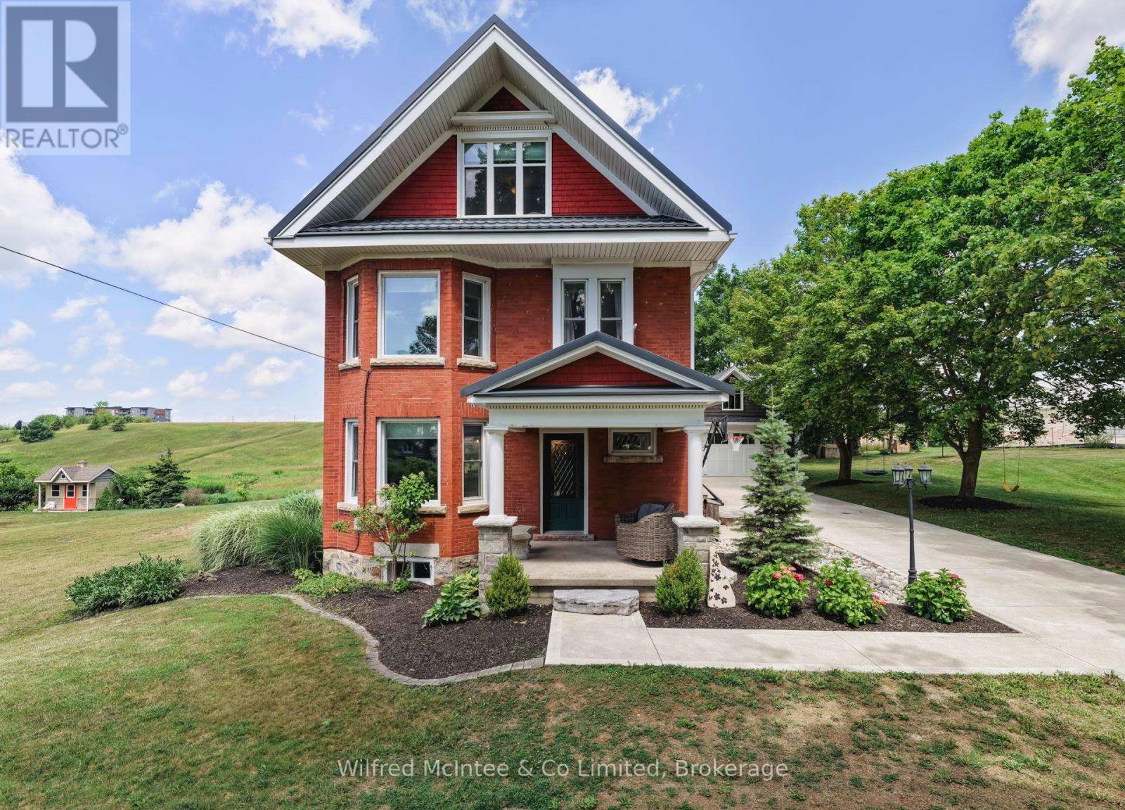 938 Old Durham Road, Brockton, Ontario  N0G 2V0 - Photo 3 - X12307440