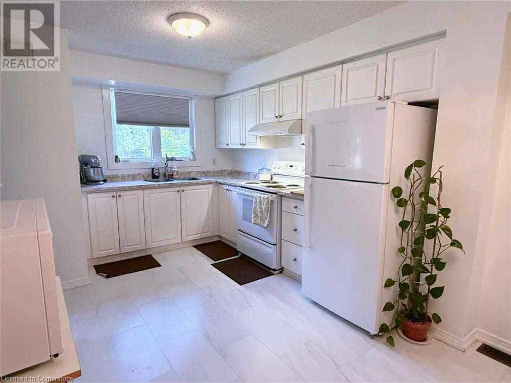 445 Pioneer Drive Unit# 4, Kitchener, Ontario  N2P 1L8 - Photo 2 - 40744546