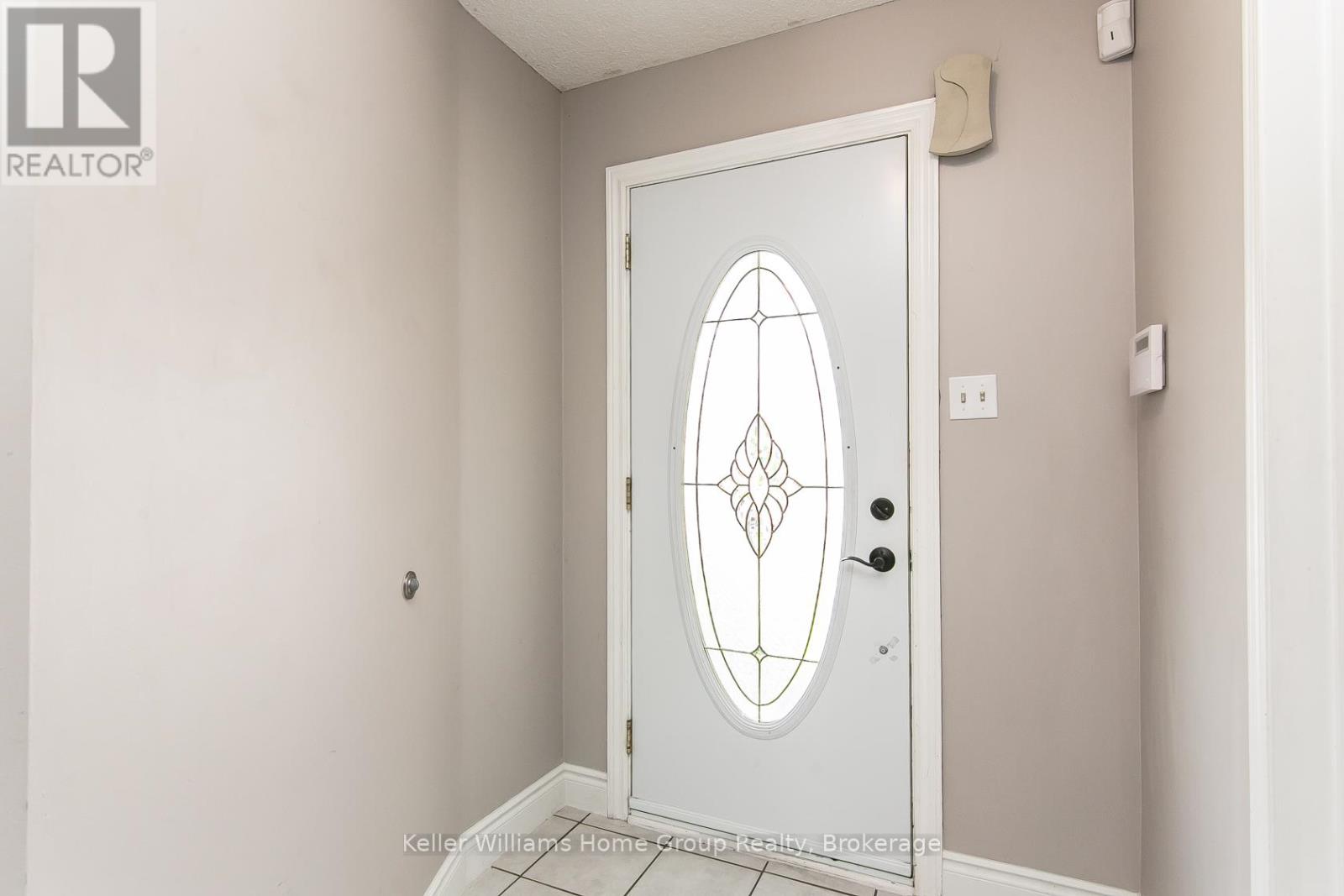 334 Christopher Drive, Cambridge, Ontario  N1P 1B9 - Photo 3 - X12307573