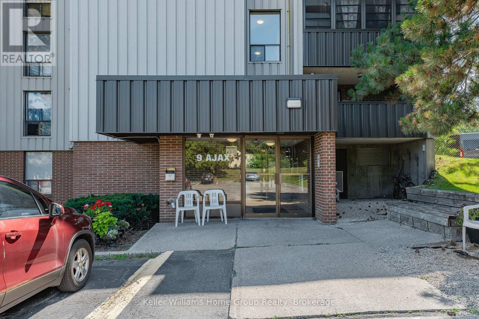 204 - 9 Ajax Street, Guelph, Ontario  N1H 2A9 - Photo 2 - X12307609