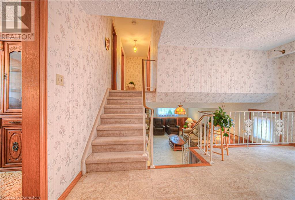 641 Black Oak Crescent, Waterloo, Ontario  N2V 1A4 - Photo 10 - 40754679