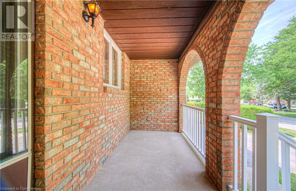 641 Black Oak Crescent, Waterloo, Ontario  N2V 1A4 - Photo 5 - 40754679