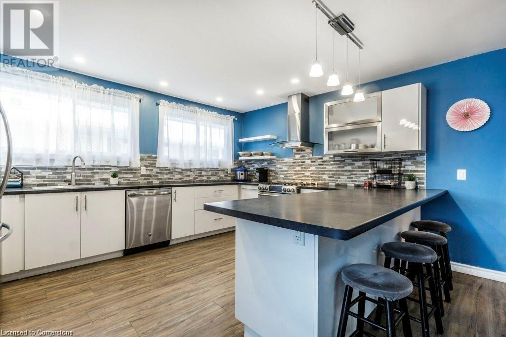 510 Oakridge Place Unit# Up Unit, Waterloo, Ontario  N2L 4P2 - Photo 5 - 40754747