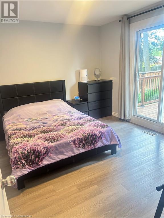 510 Oakridge Place Unit# Up Unit, Waterloo, Ontario  N2L 4P2 - Photo 7 - 40754747