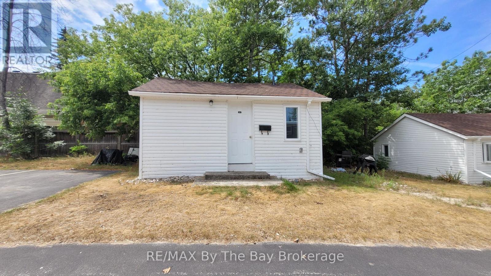 D04 - 280 River Road E, Wasaga Beach, Ontario  L9Z 2L7 - Photo 1 - S12308633
