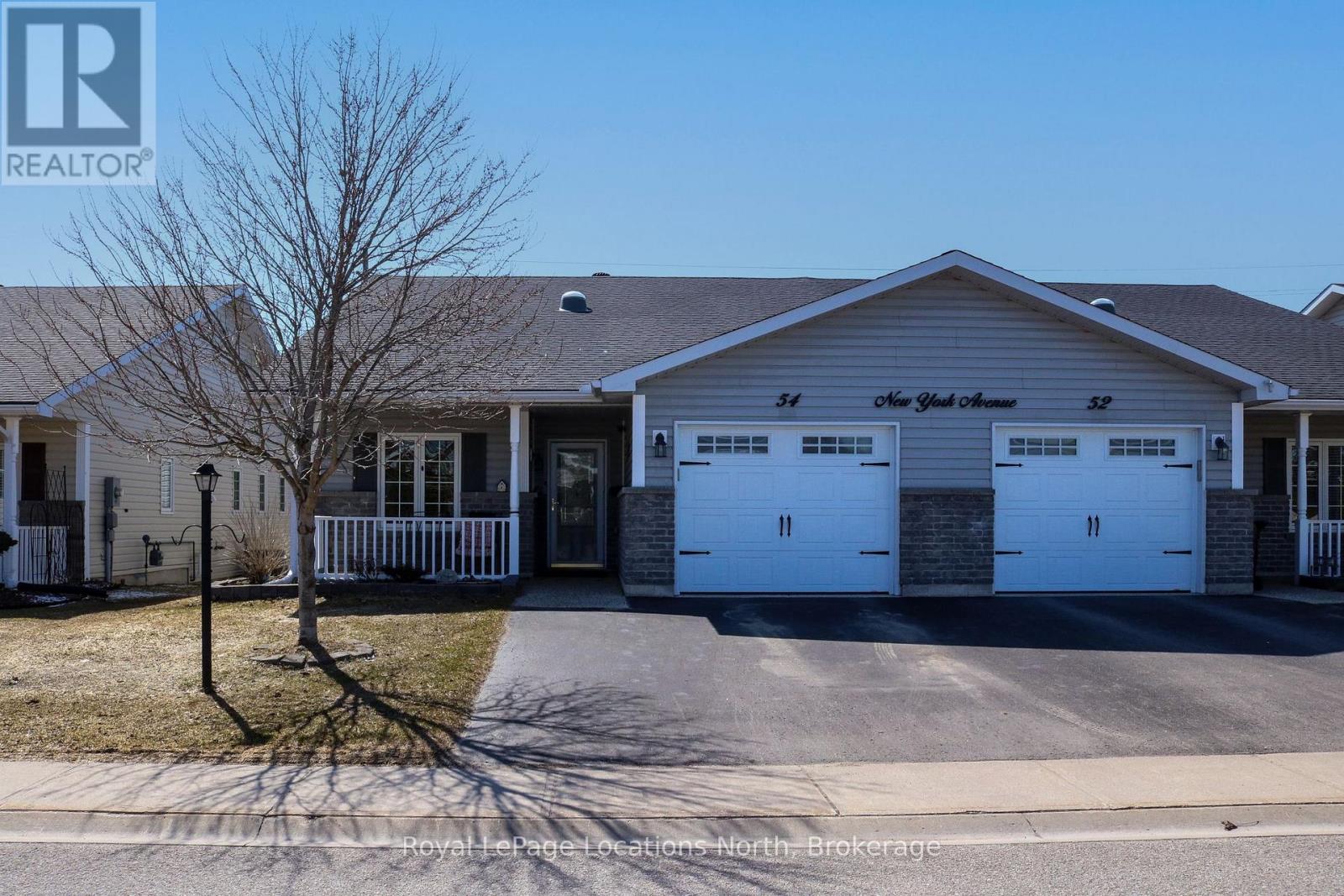 54 New York Avenue, Wasaga Beach, Ontario  L9Z 3A8 - Photo 2 - S12308817