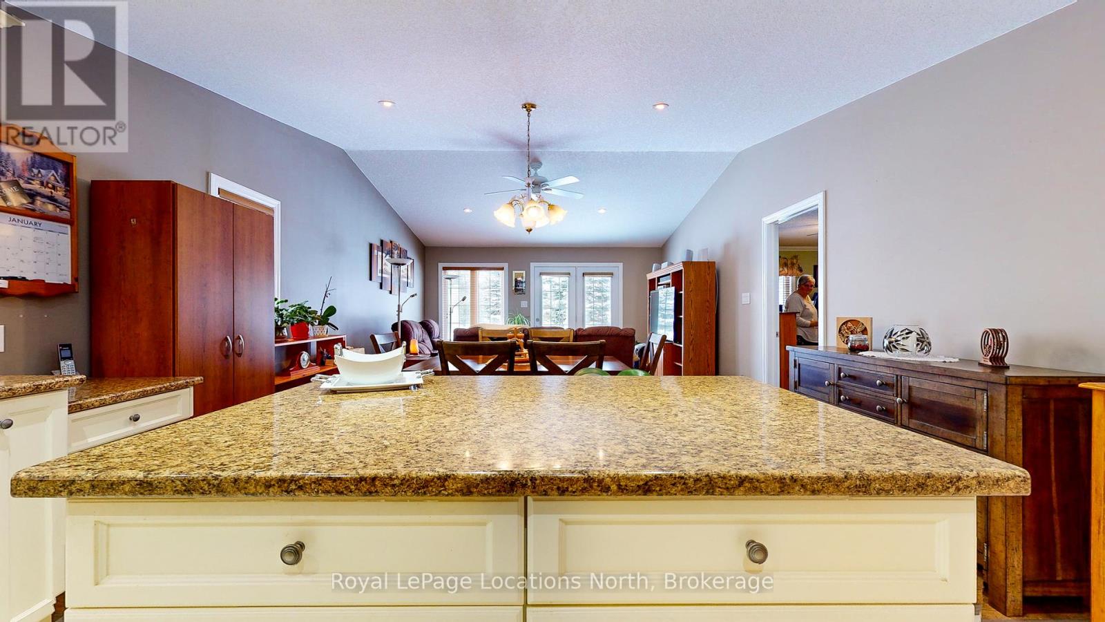 54 New York Avenue, Wasaga Beach, Ontario  L9Z 3A8 - Photo 21 - S12308817