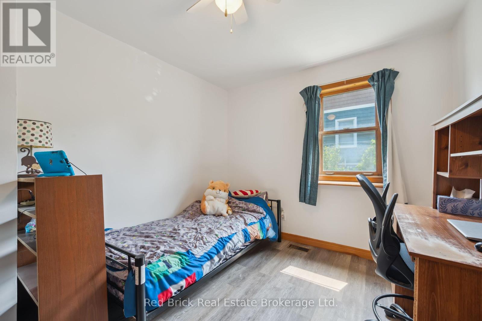 28 Barton Street, Guelph, Ontario  N1H 1M3 - Photo 11 - X12308948
