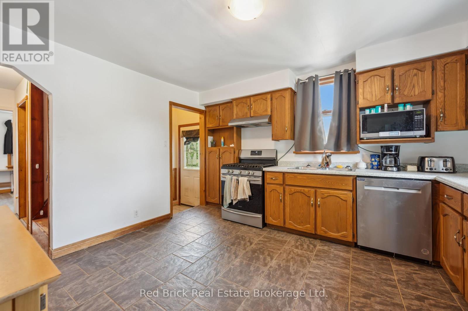 28 Barton Street, Guelph, Ontario  N1H 1M3 - Photo 7 - X12308948