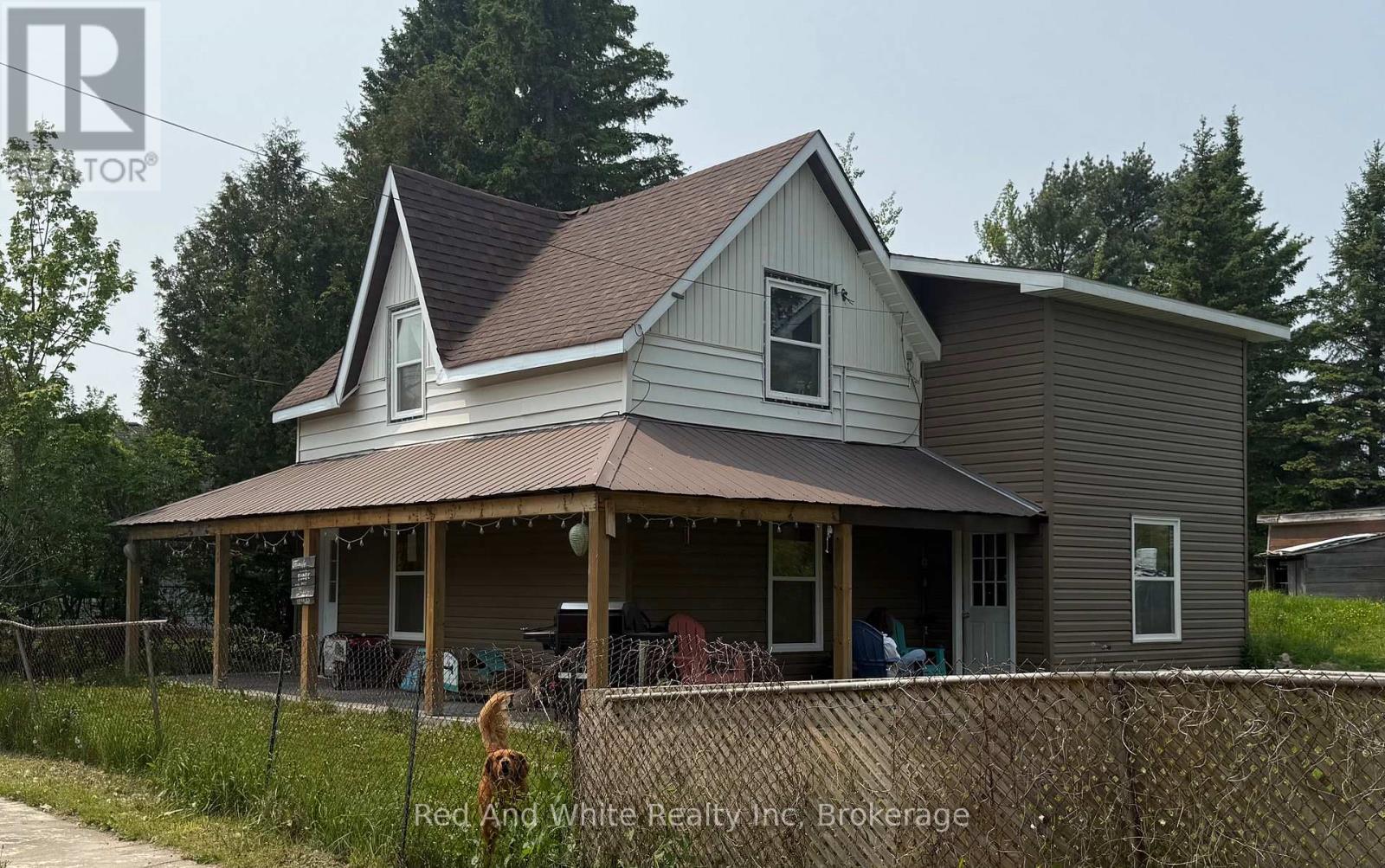5 Bay Street, Magnetawan, Ontario  P0A 1P0 - Photo 4 - X12308986