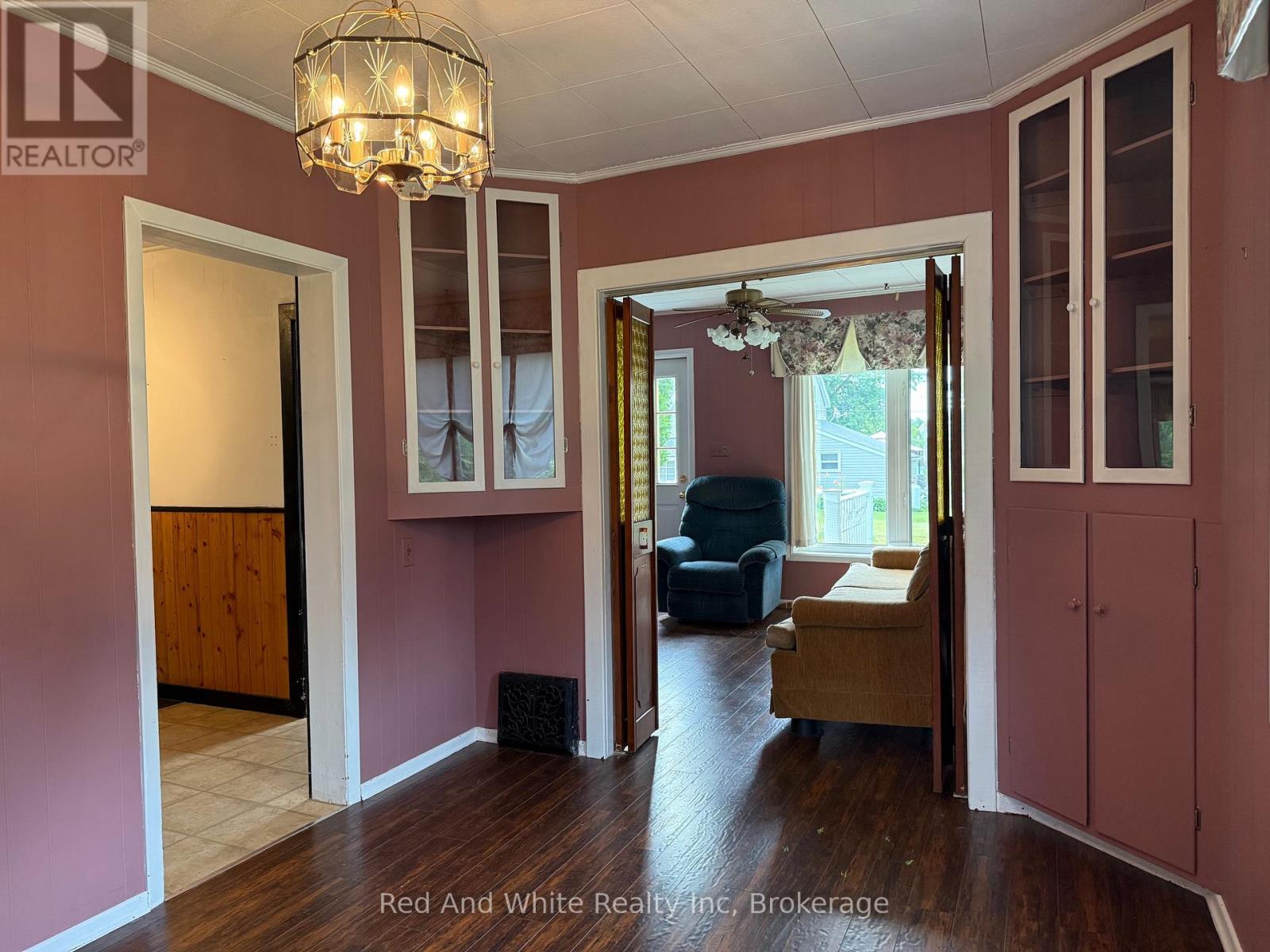 10 Burrows Street, Magnetawan, Ontario  P0A 1P0 - Photo 15 - X12309063