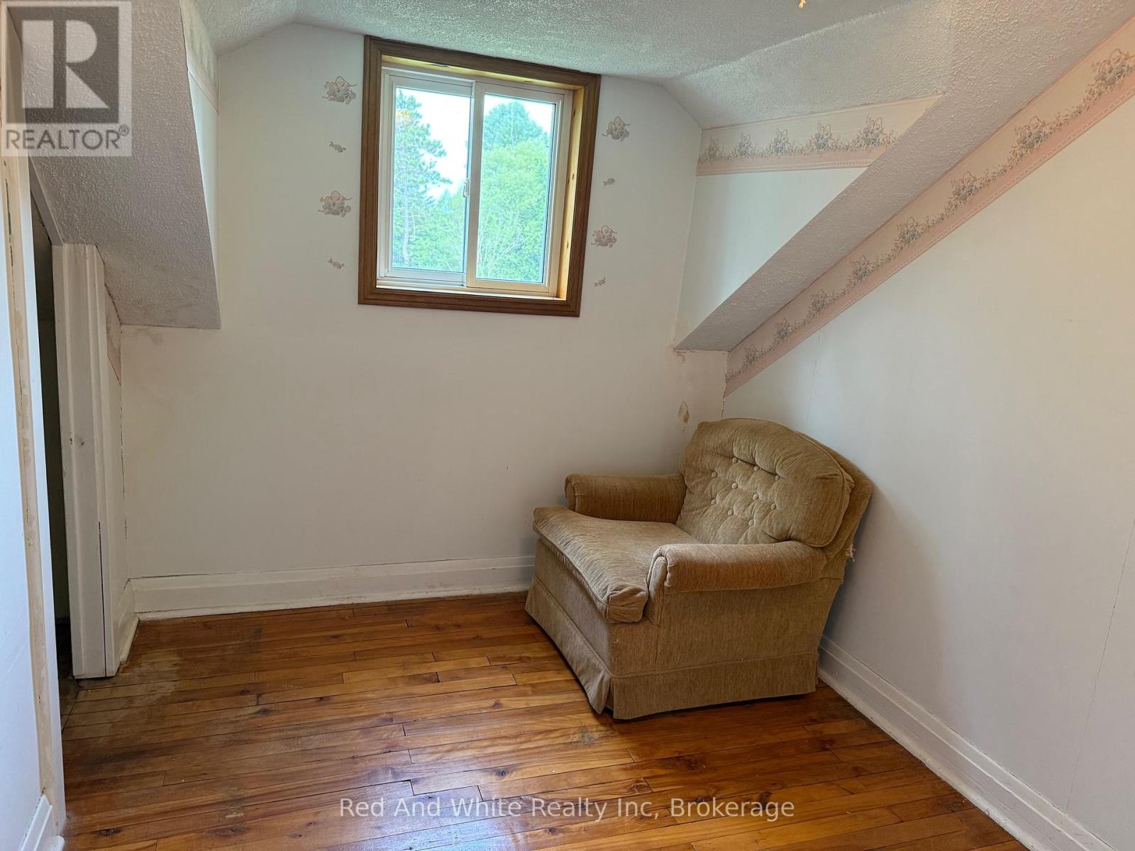 10 Burrows Street, Magnetawan, Ontario  P0A 1P0 - Photo 20 - X12309063
