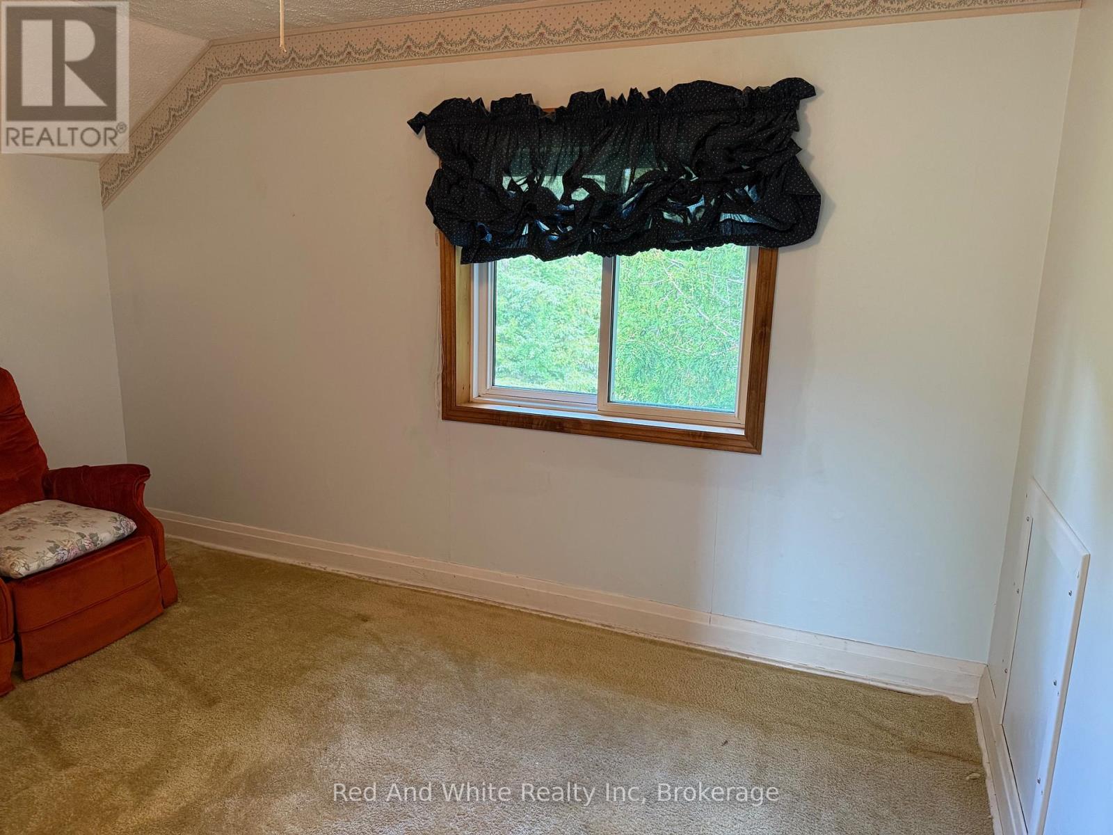 10 Burrows Street, Magnetawan, Ontario  P0A 1P0 - Photo 21 - X12309063