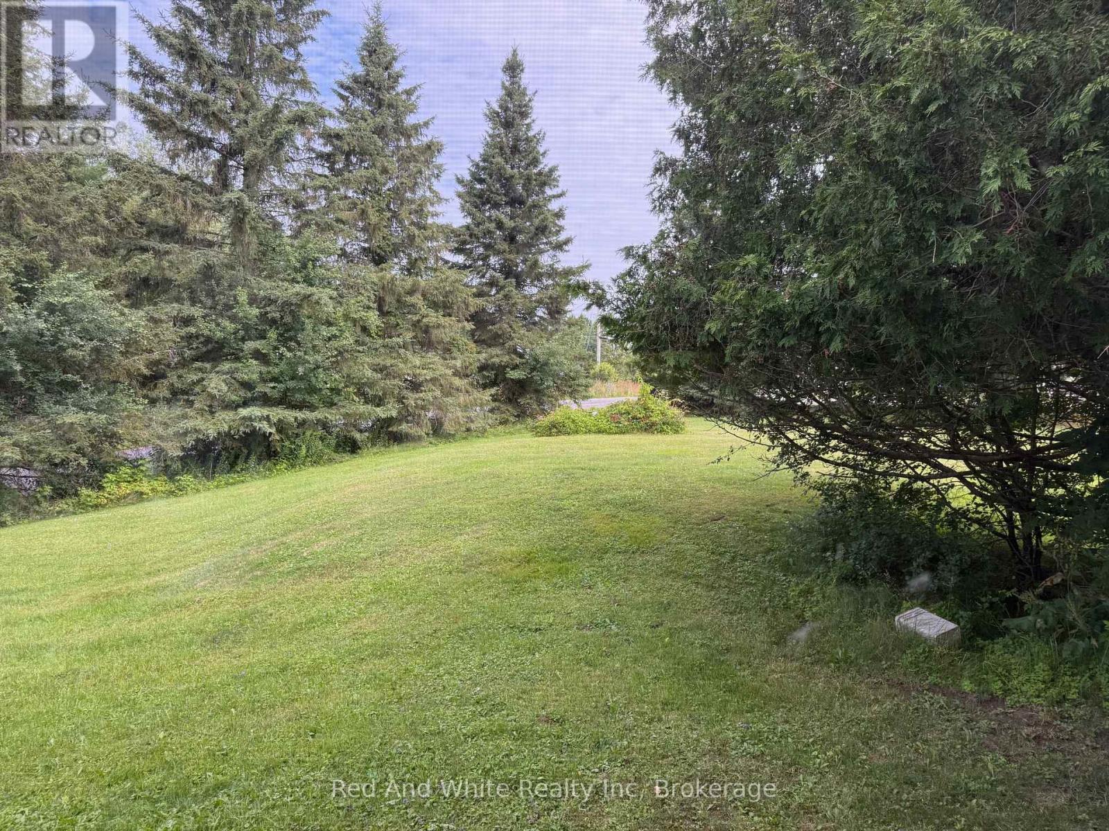 10 Burrows Street, Magnetawan, Ontario  P0A 1P0 - Photo 6 - X12309063
