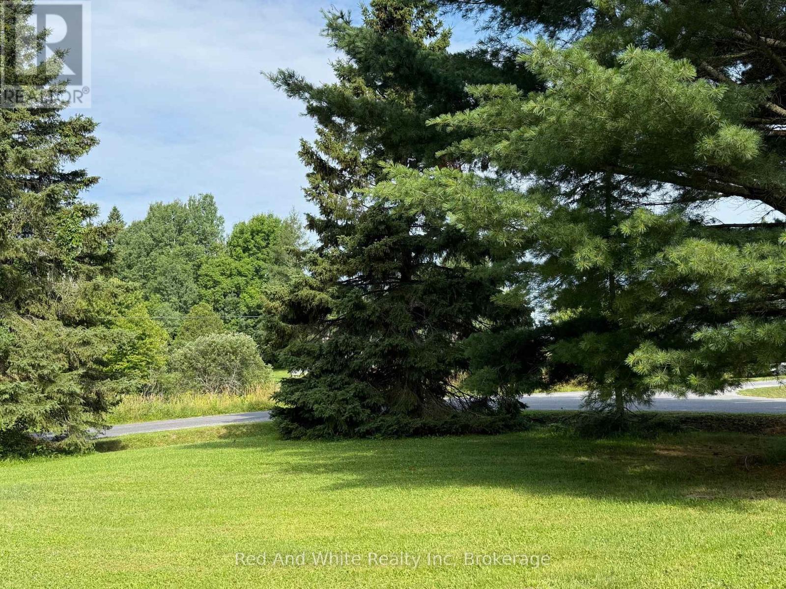 10 Burrows Street, Magnetawan, Ontario  P0A 1P0 - Photo 7 - X12309063