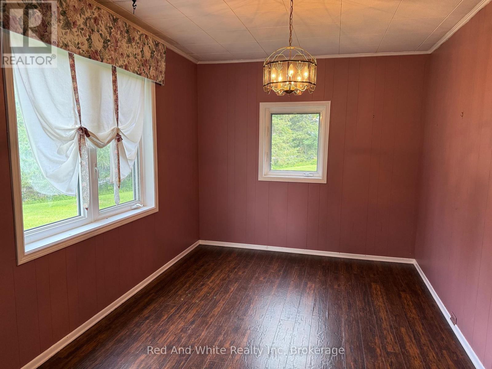 10 Burrows Street, Magnetawan, Ontario  P0A 1P0 - Photo 9 - X12309063