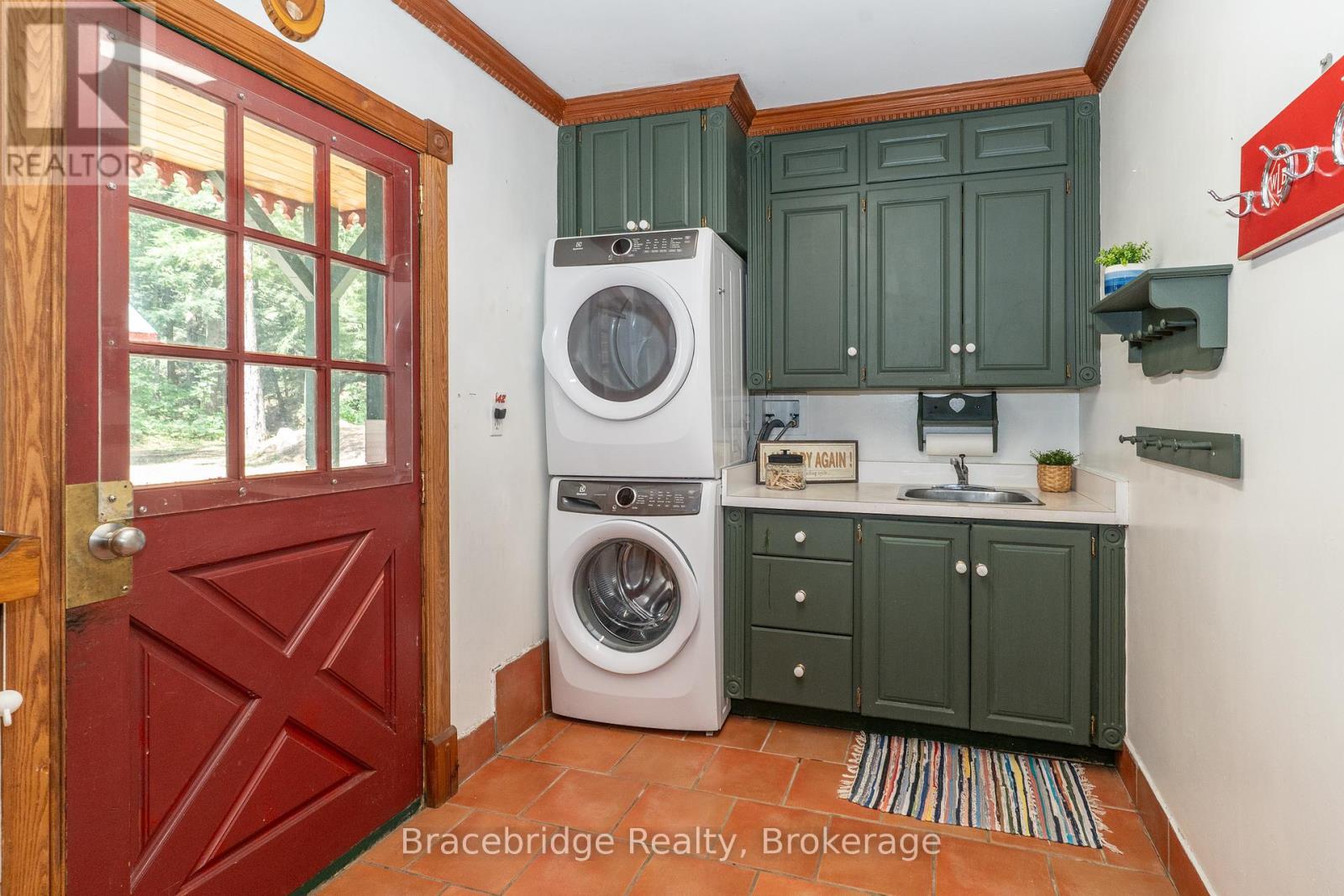 1568 Milne Road, Bracebridge, Ontario  P1L 1X1 - Photo 15 - X12309078