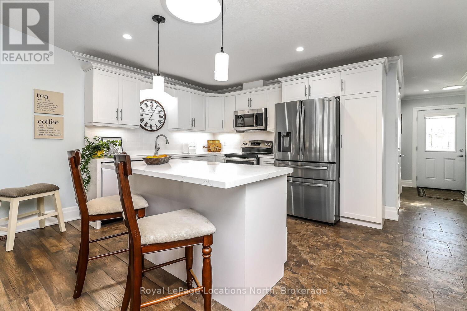 56 Garden Grove Crescent, Wasaga Beach, Ontario  L9Z 0E6 - Photo 12 - S12309112