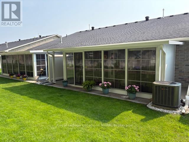 56 Garden Grove Crescent, Wasaga Beach, Ontario  L9Z 0E6 - Photo 6 - S12309112