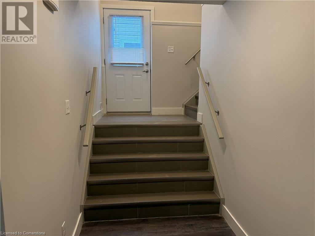 401 Greenfield Avenue Unit# B, Kitchener, Ontario  N2C 1E6 - Photo 4 - 40754669
