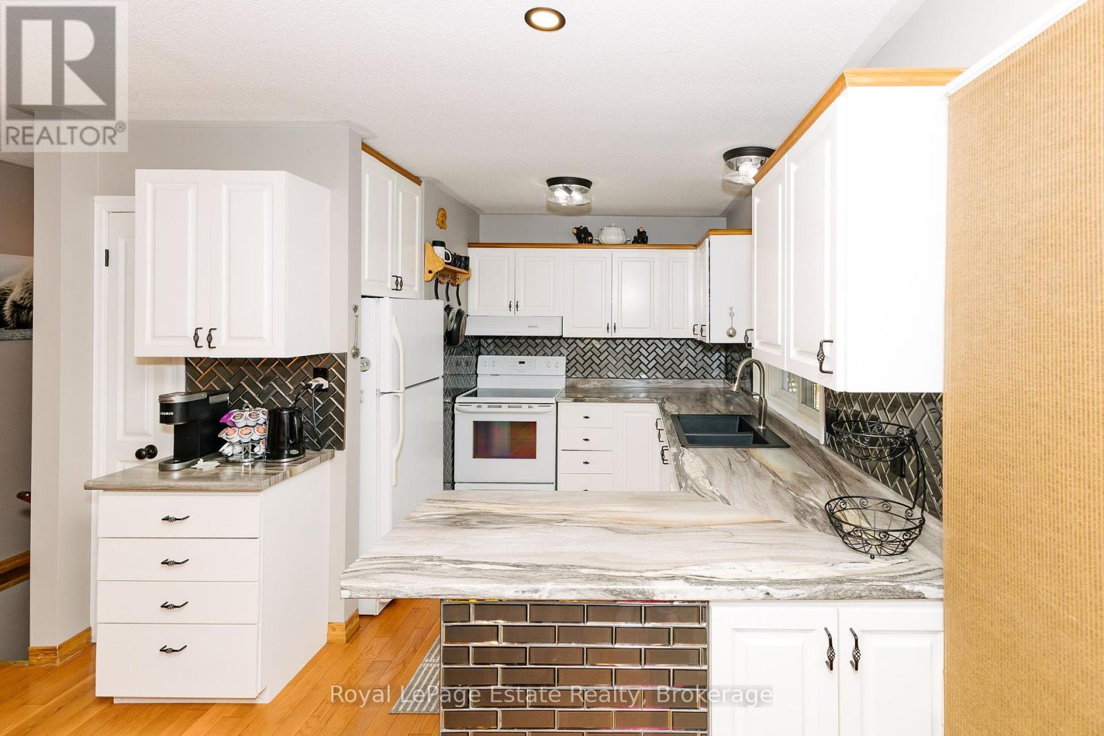 1157 Between Lakes Trail, Minden Hills, Ontario  K0M 1J1 - Photo 25 - X12309594