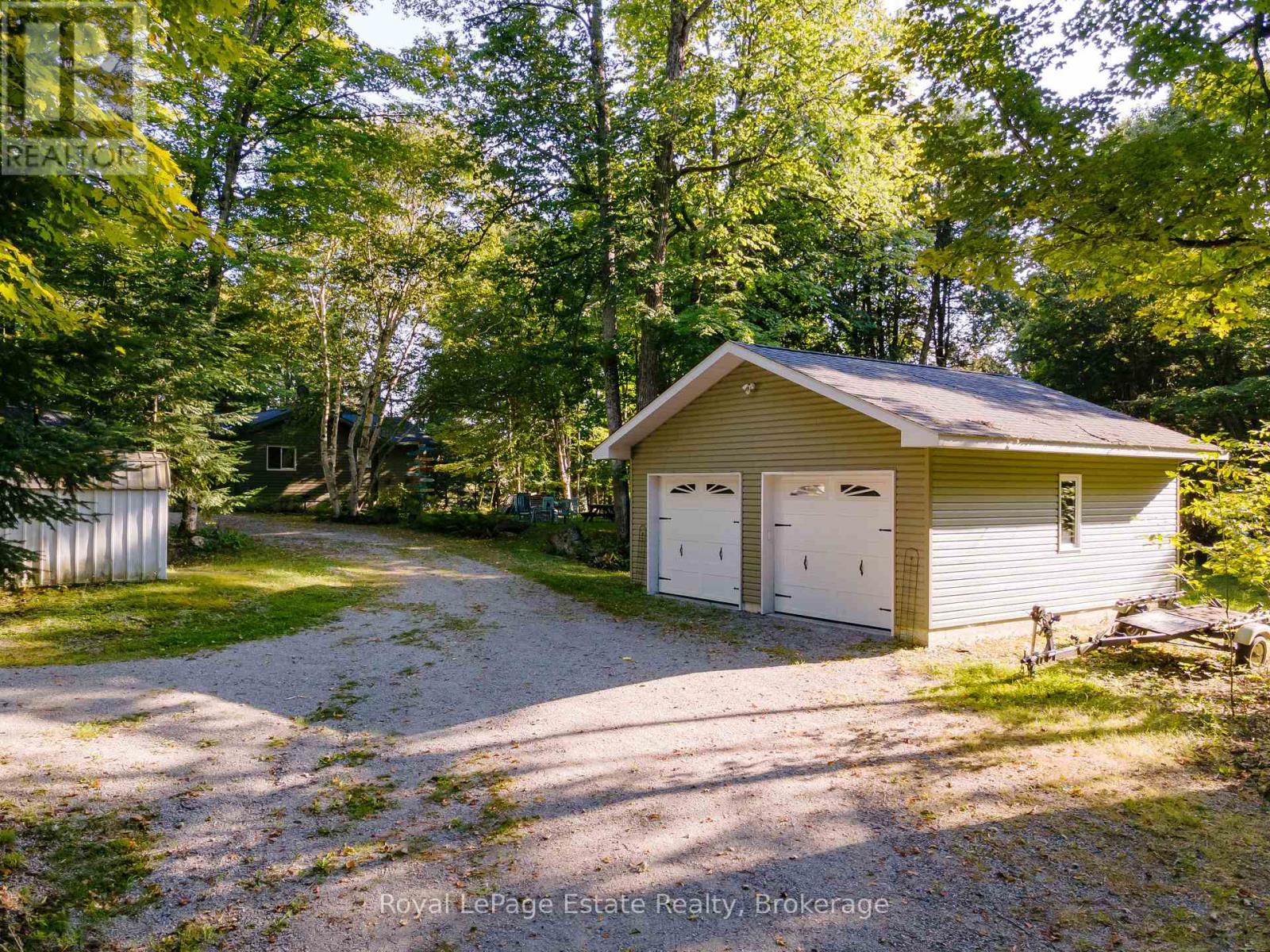 1157 Between Lakes Trail, Minden Hills, Ontario  K0M 1J1 - Photo 8 - X12309594