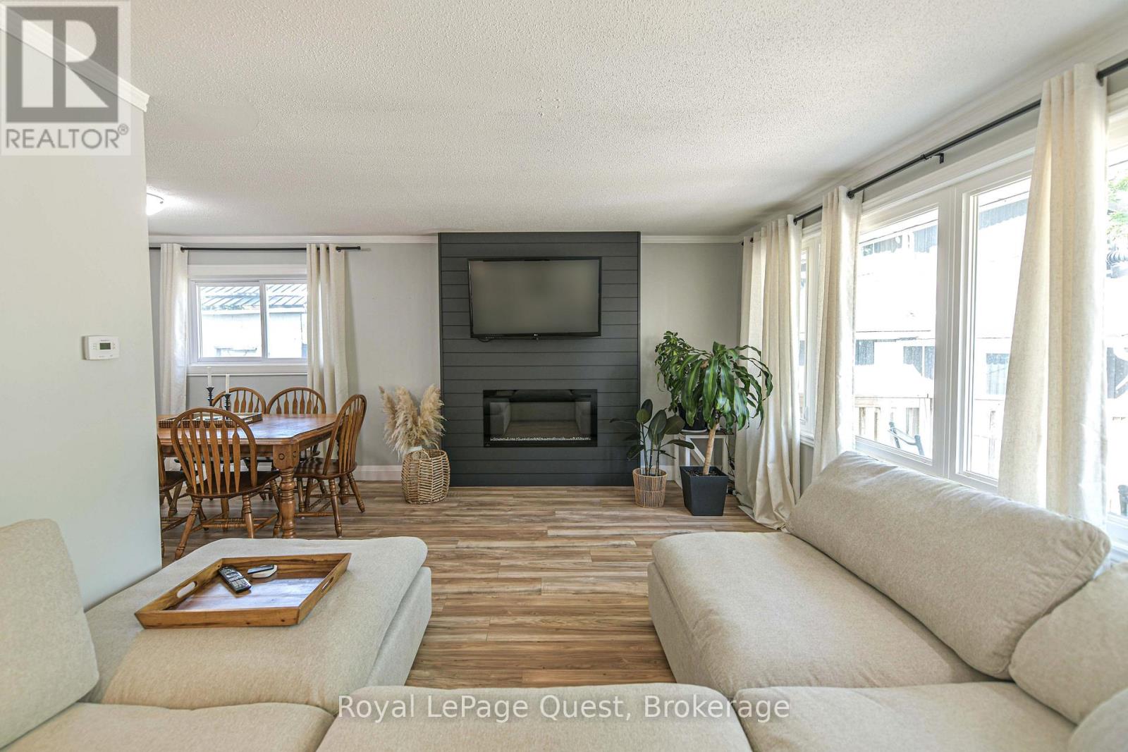 401 Mississaga Street W, Orillia, Ontario  L3V 3C4 - Photo 17 - S12309813