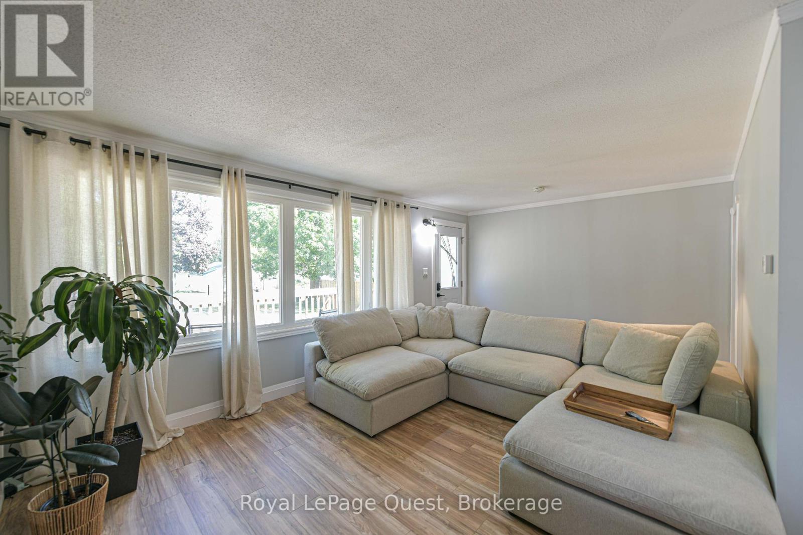 401 Mississaga Street W, Orillia, Ontario  L3V 3C4 - Photo 19 - S12309813