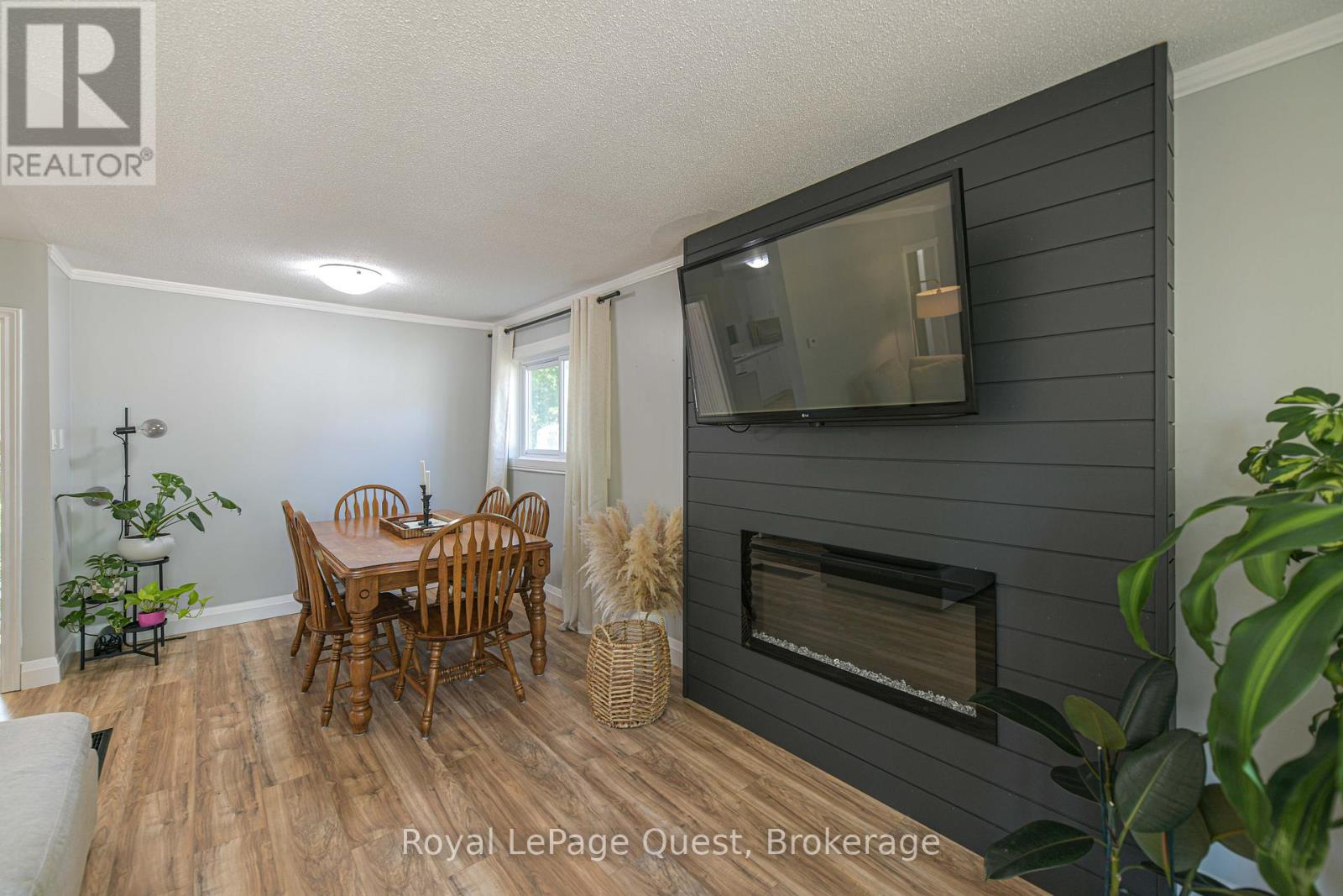 401 Mississaga Street W, Orillia, Ontario  L3V 3C4 - Photo 20 - S12309813